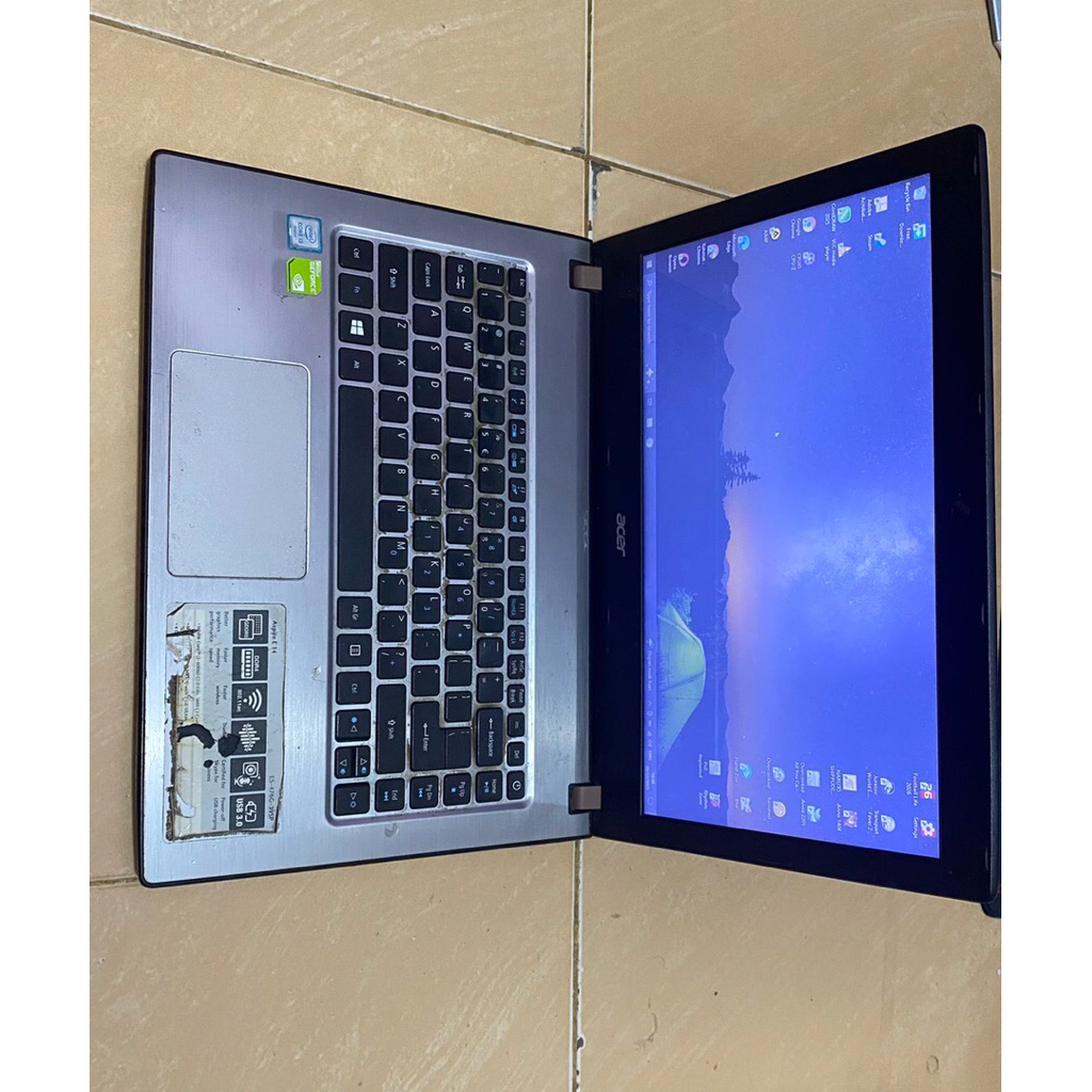 Acer Aspire E5-476G Core i3-6006U RAM 12 GB NVidia MX130 SSD 128 GB