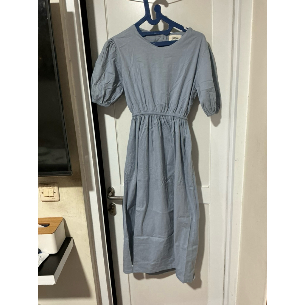 Preloved Dress Kain Katun Panjang Belakang Bolong