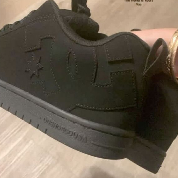 Promo Sepatu Casual Full Black Dc Court Gemuk Pria Wanita Sepatu Sekolah Gemuk Hitam New Terlaris