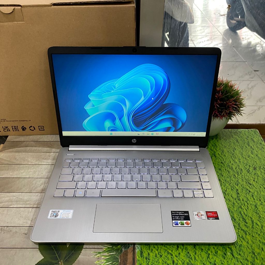 New HP 14s-fq0562AU Athlon Silver 3050U 4GB 512GB 14" HD Windows 11
