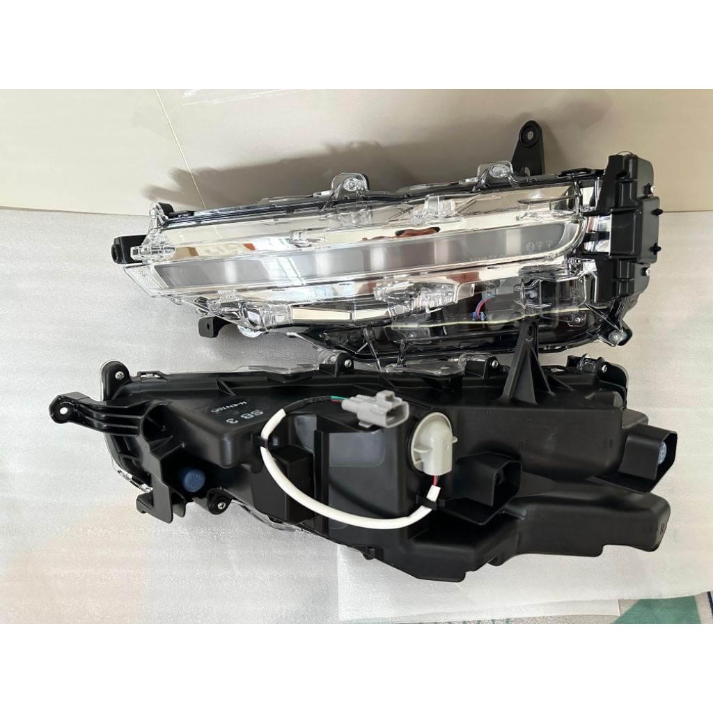 Drl fortuner legender original toyota.