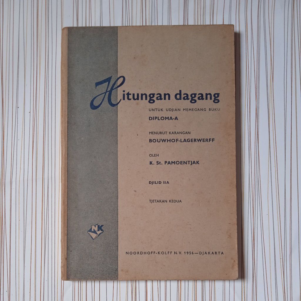 Buku Hitungan Dagang oleh K.St.Pamoentjak