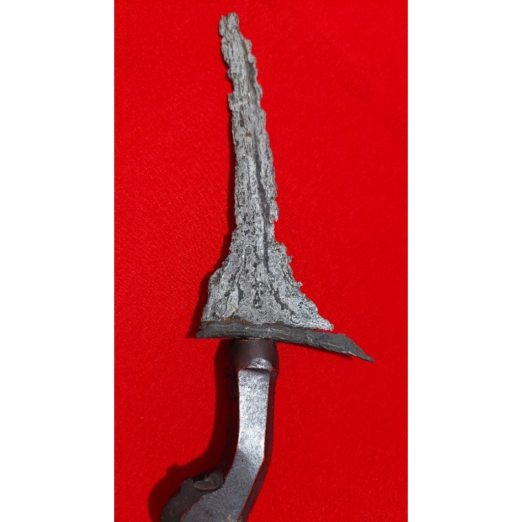 Keris Tilam Temuan Sepuh Meteorit
