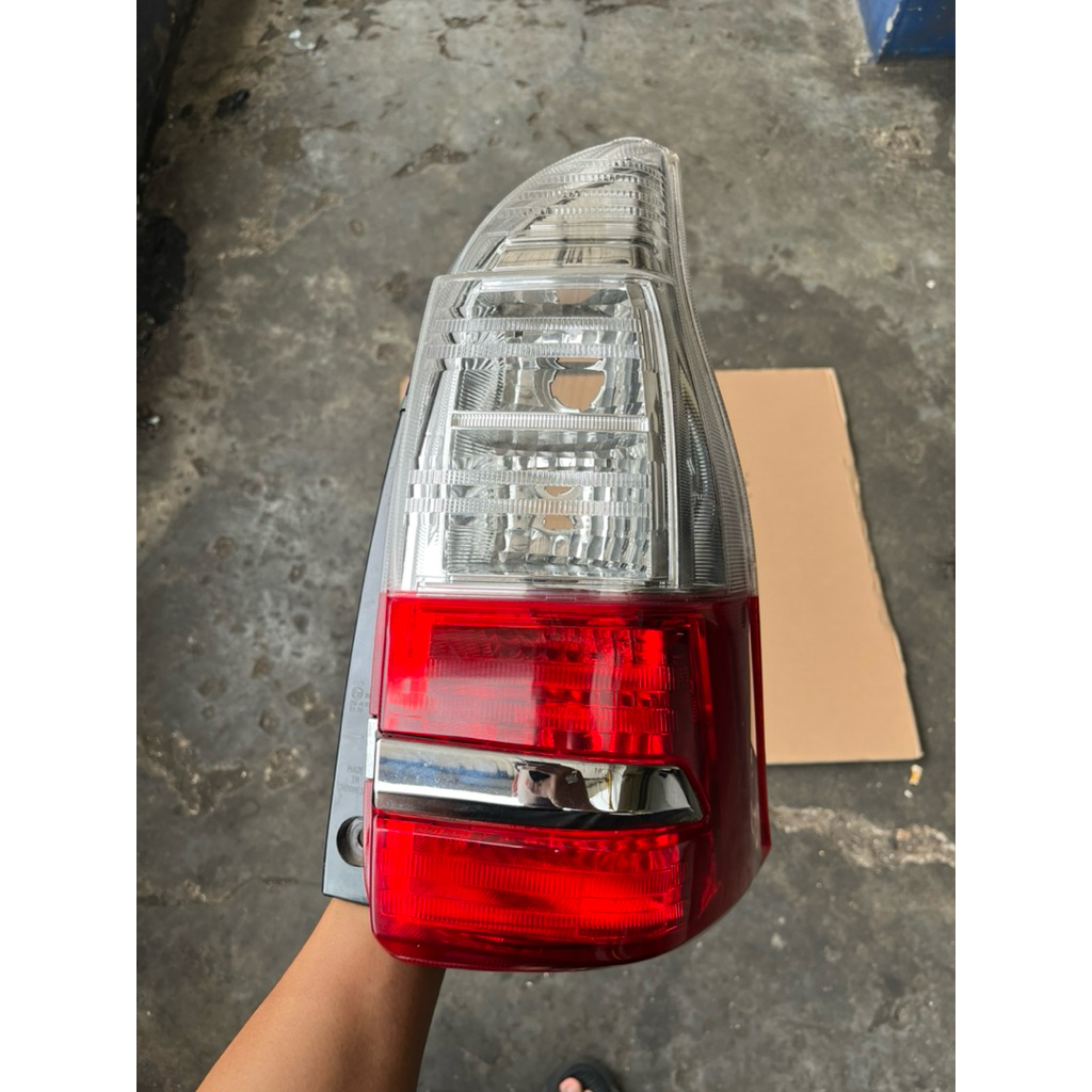 Stoplamp lampu stop avanza 2019 2020 2021 kanan original