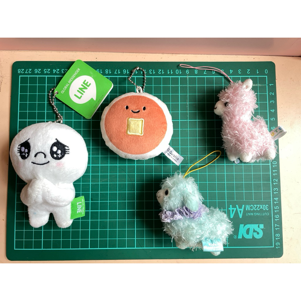 bagcharm plush ganci boneka karakter hewan pancake qualia moon line friends alpaka alpaca