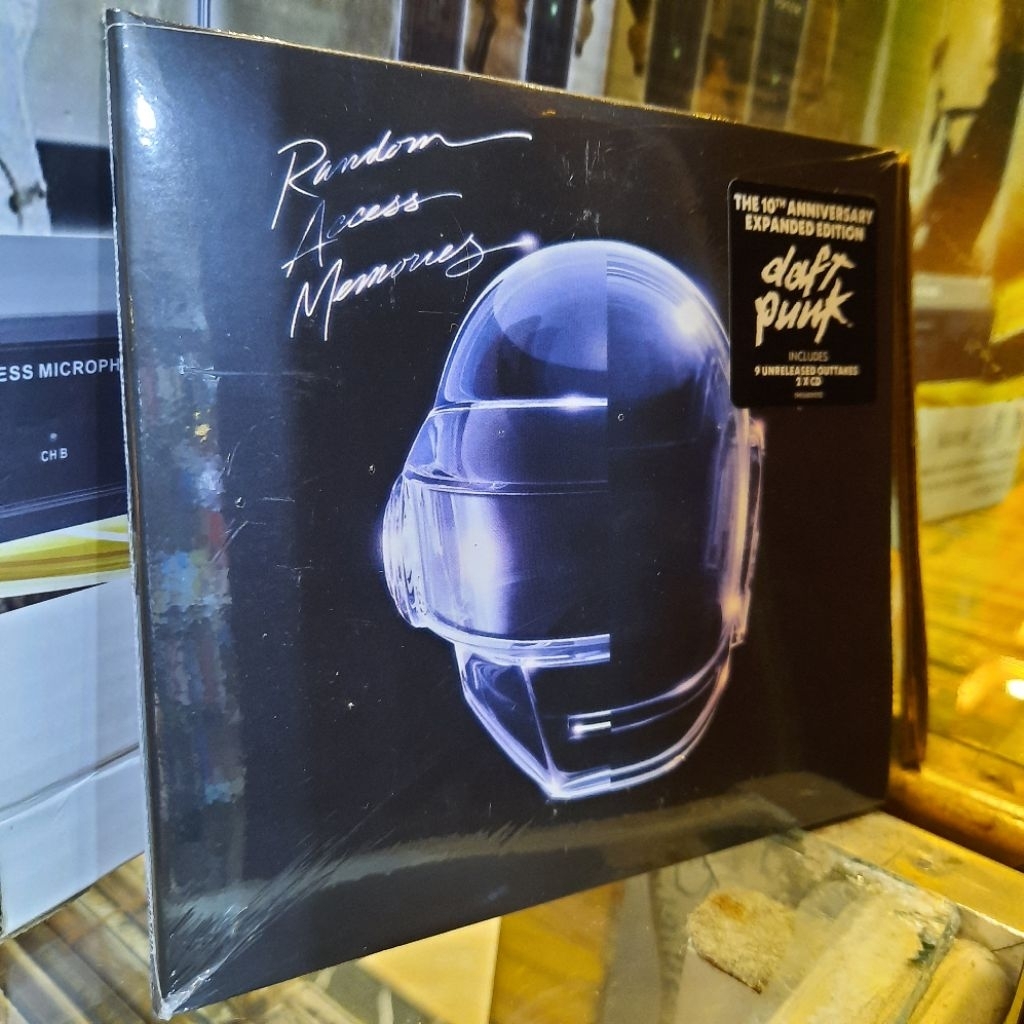 CD. ALBUM DAFT PUNK RANDOM ACCESS MEMORIES (2 CD)