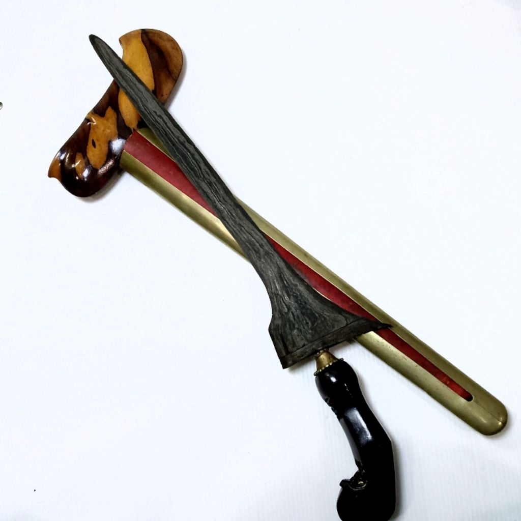 keris sepuh brojol pamor banyumili warangka Gayaman solo kayu timoho pendok blewah | keris sepuh utu