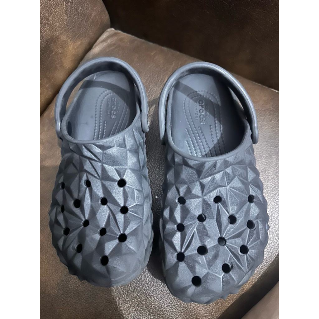 preloved crocs black original