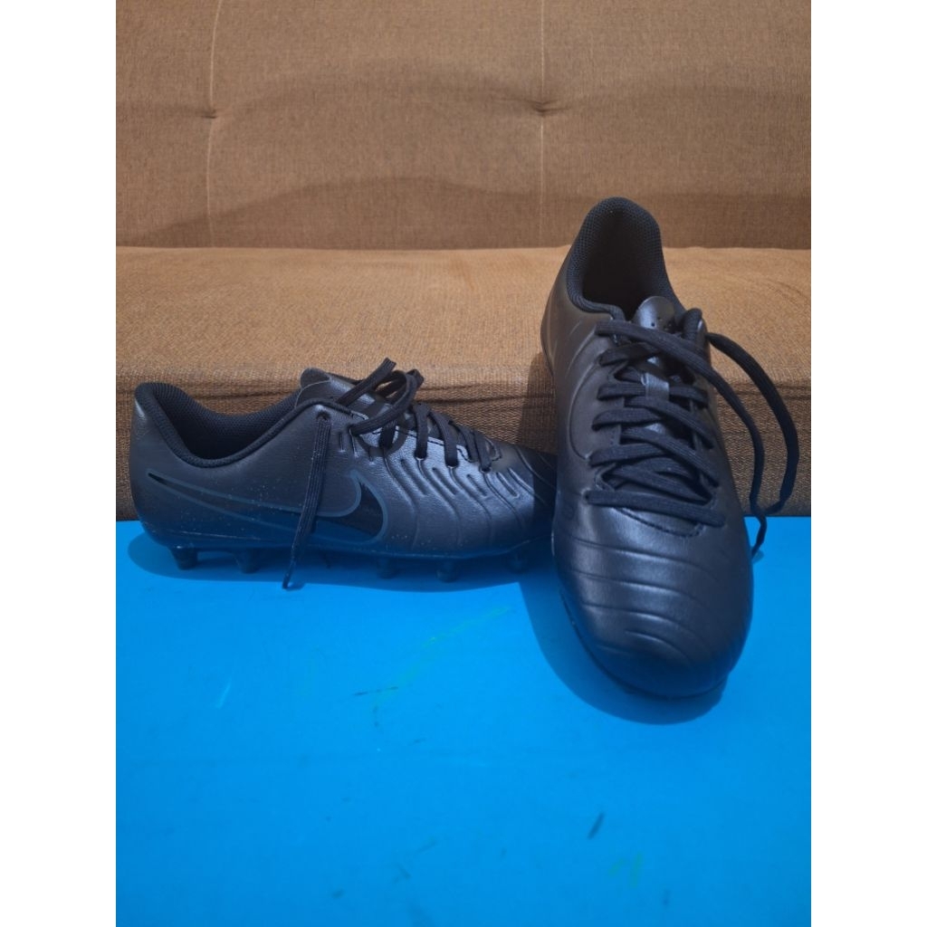Sepatu sepak bola anak nike asli BNIB