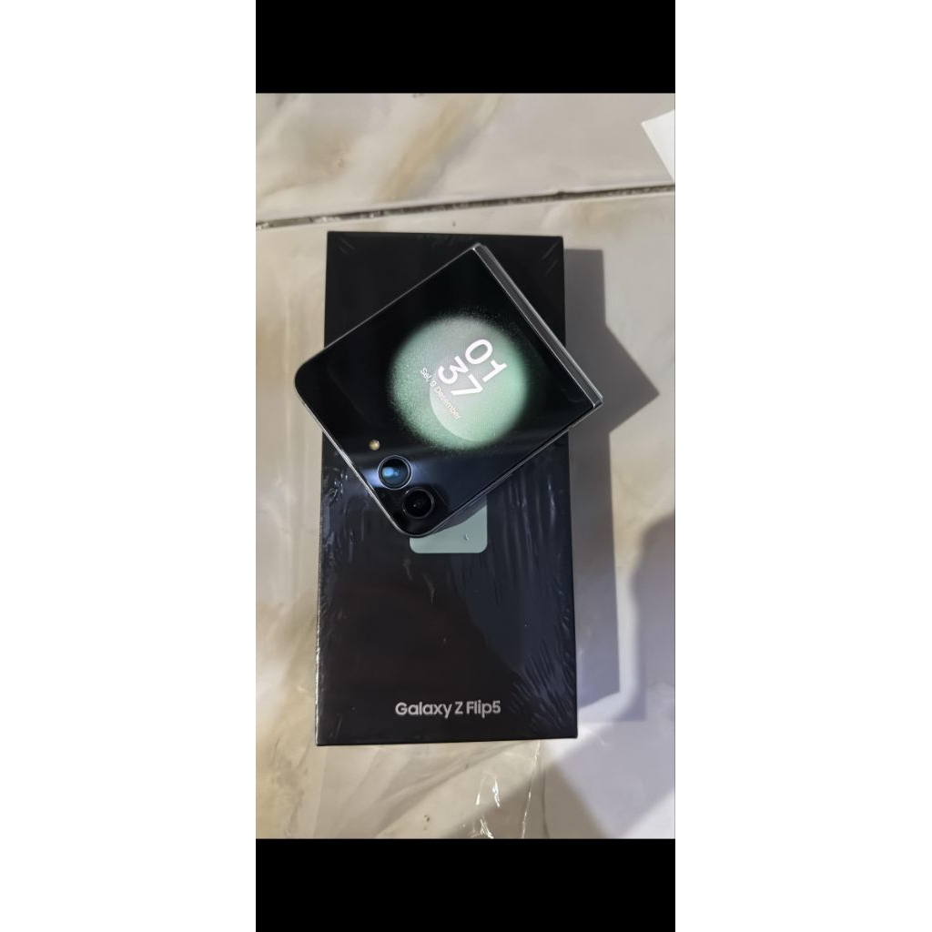 Samsung Z Flip 5 (Second)