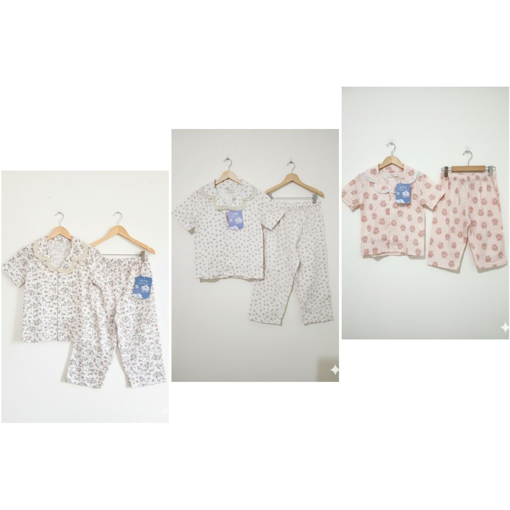 Piyama Anak Kancing Import Premium Bahan Kapas Motif Bunga2 Kerah Renda