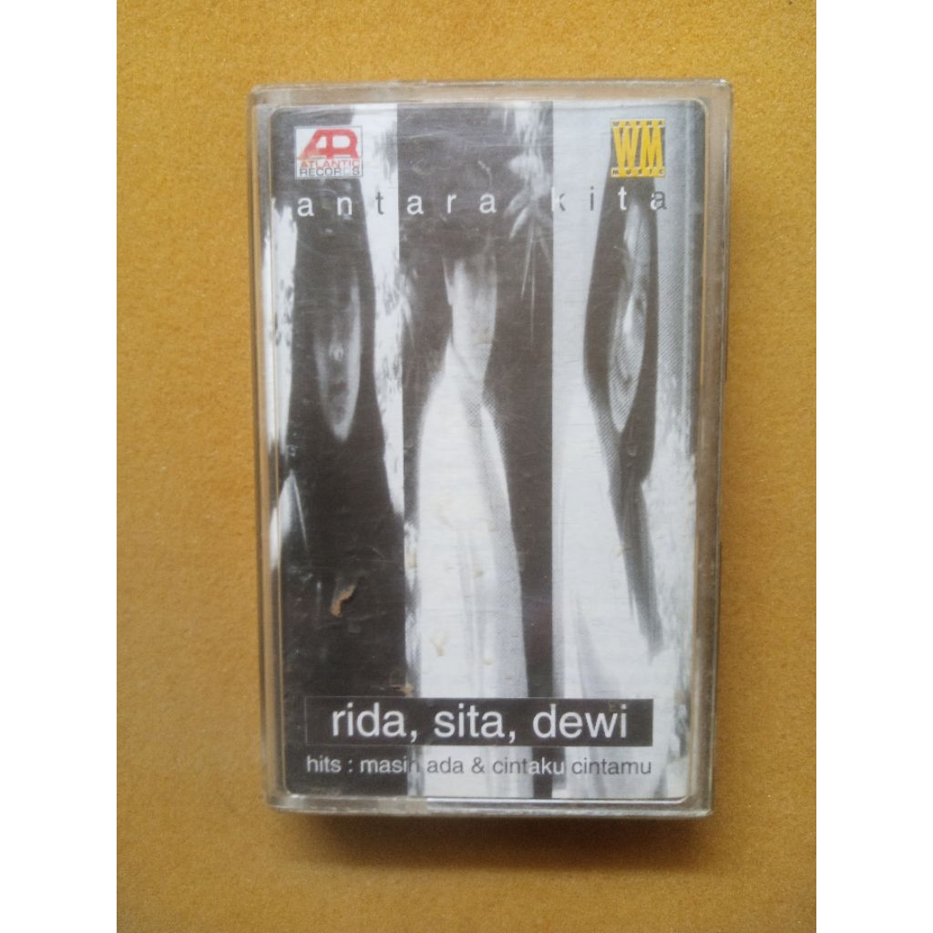 Rida Sita Dewi. antara kita. kaset pita
