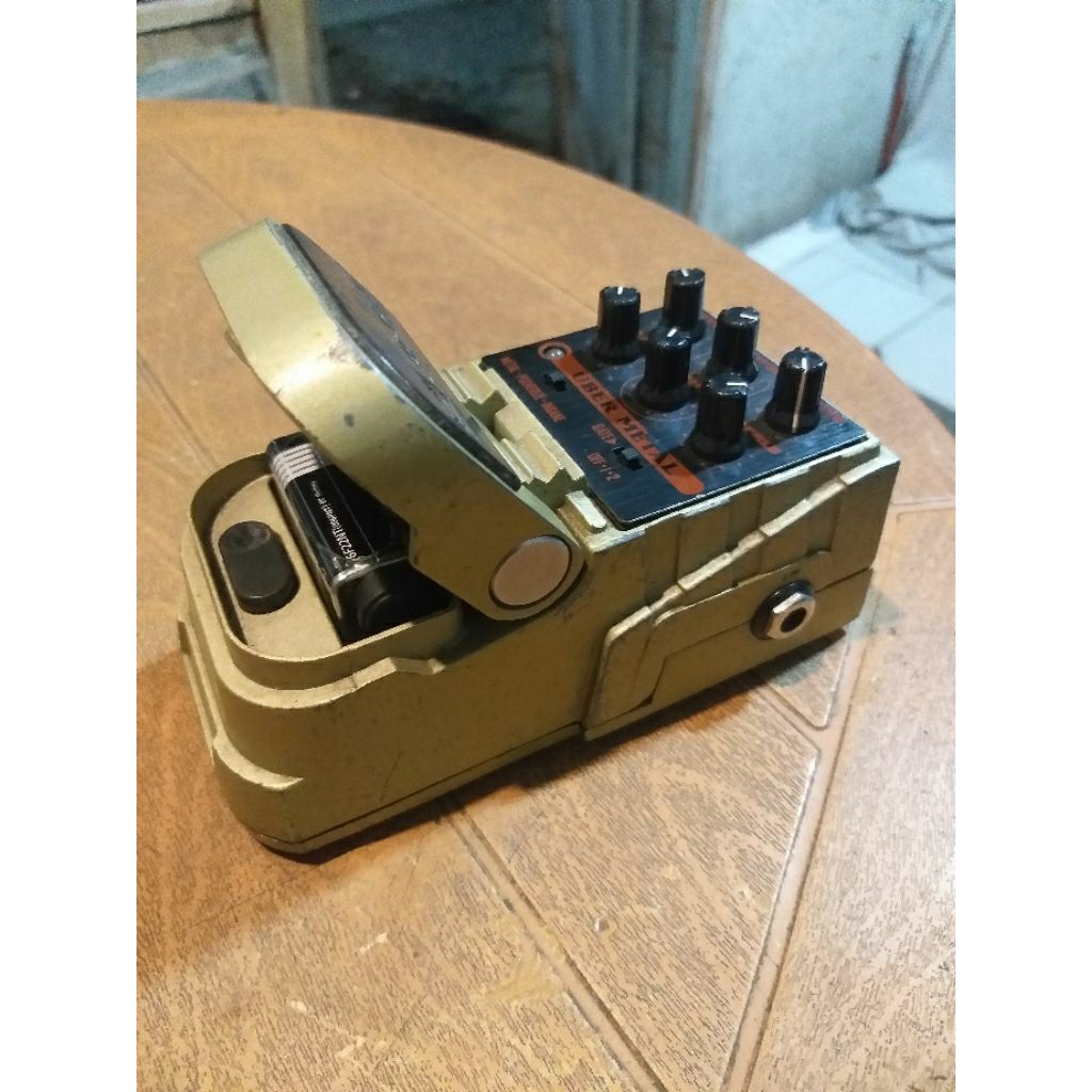 Efek Gitar LINE 6.UBER METAL