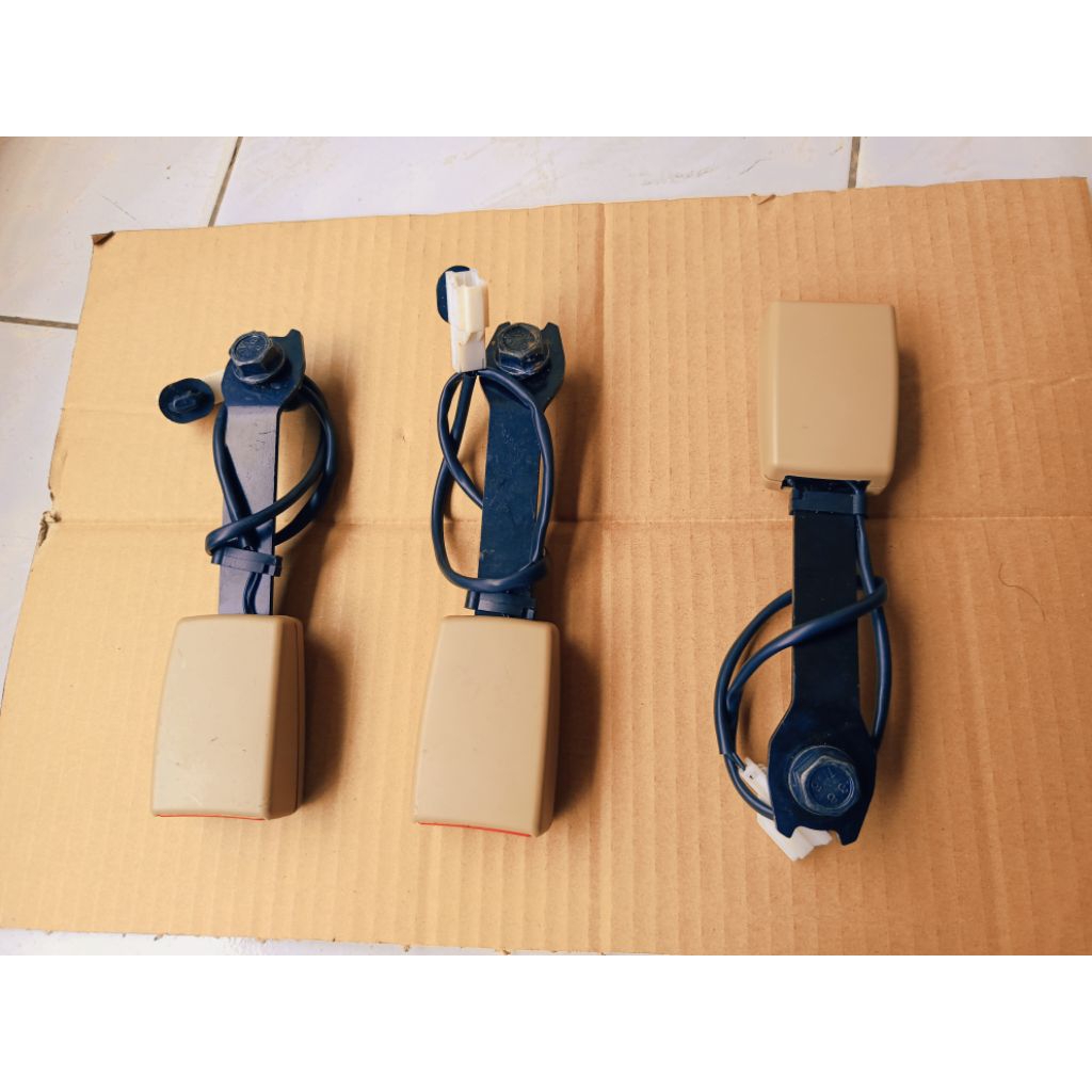 Lock Safety Belt / Sabuk Pengaman Avanza Xenia Rush Terios Original