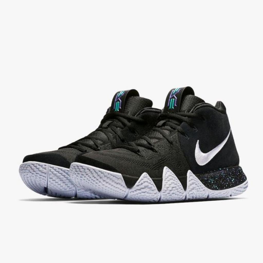 Sepatu Basket Kyrie 4 Black White