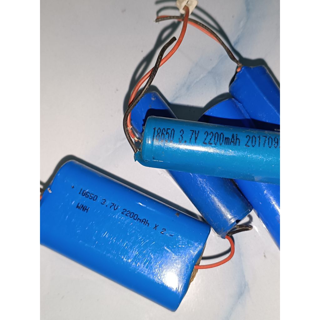 Batre Lithium ion 18650 isi ulang