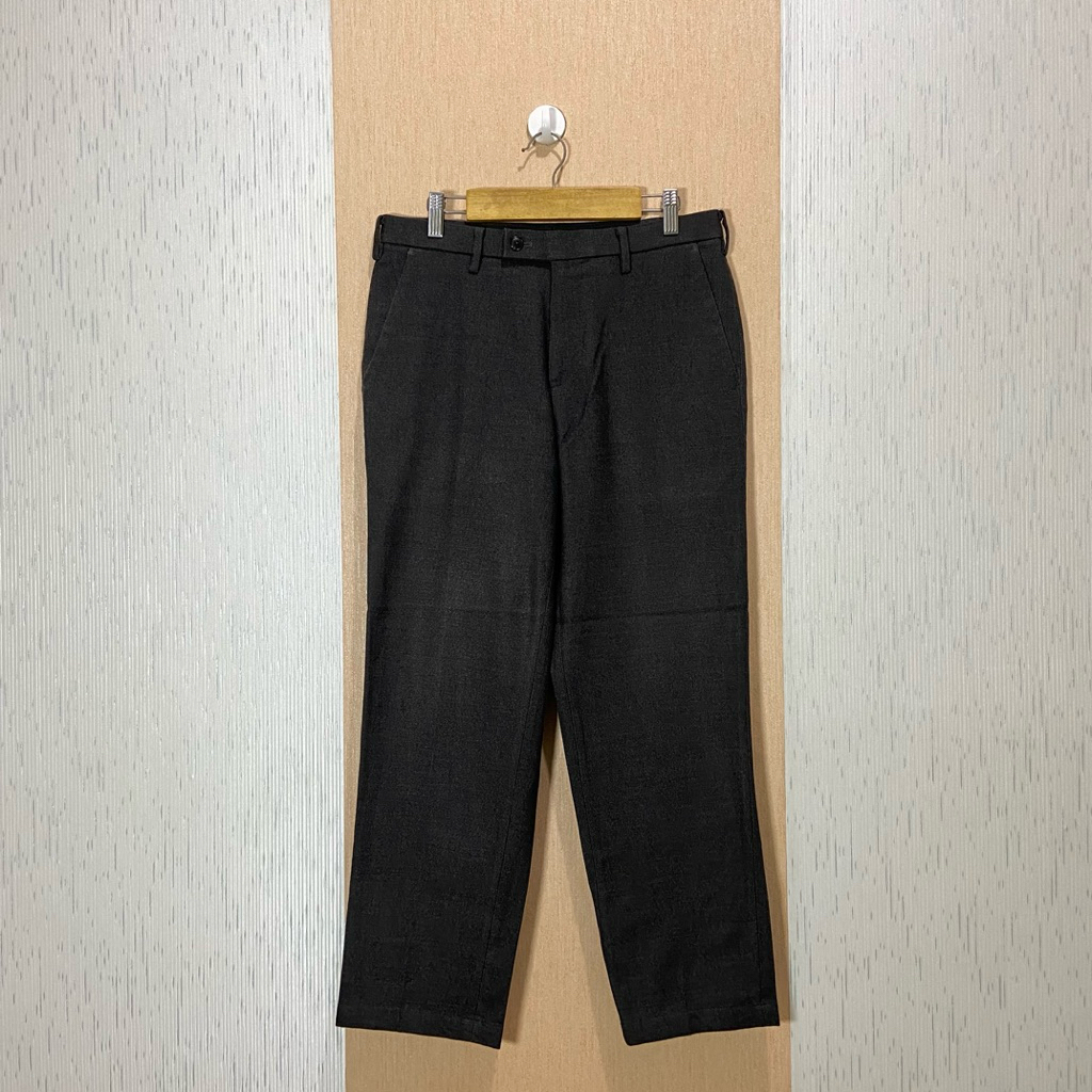 Work Pants UNIQLO HEATTECH / Celana Bahan Pria / JP442 / Size 29-30