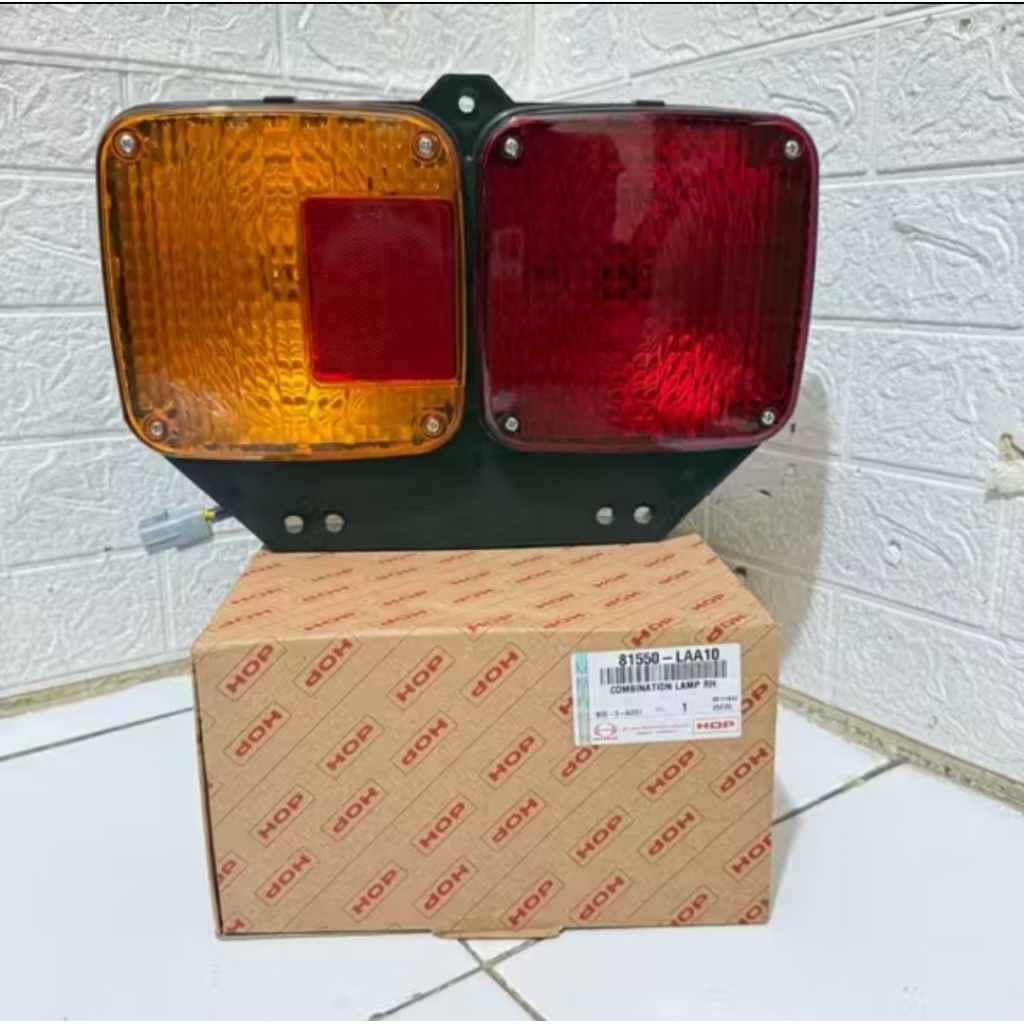 LAMPU STOP BELAKANG KANAN RH HINO 500 HINO LOHAN 81550-LAA10 HINO RANGER