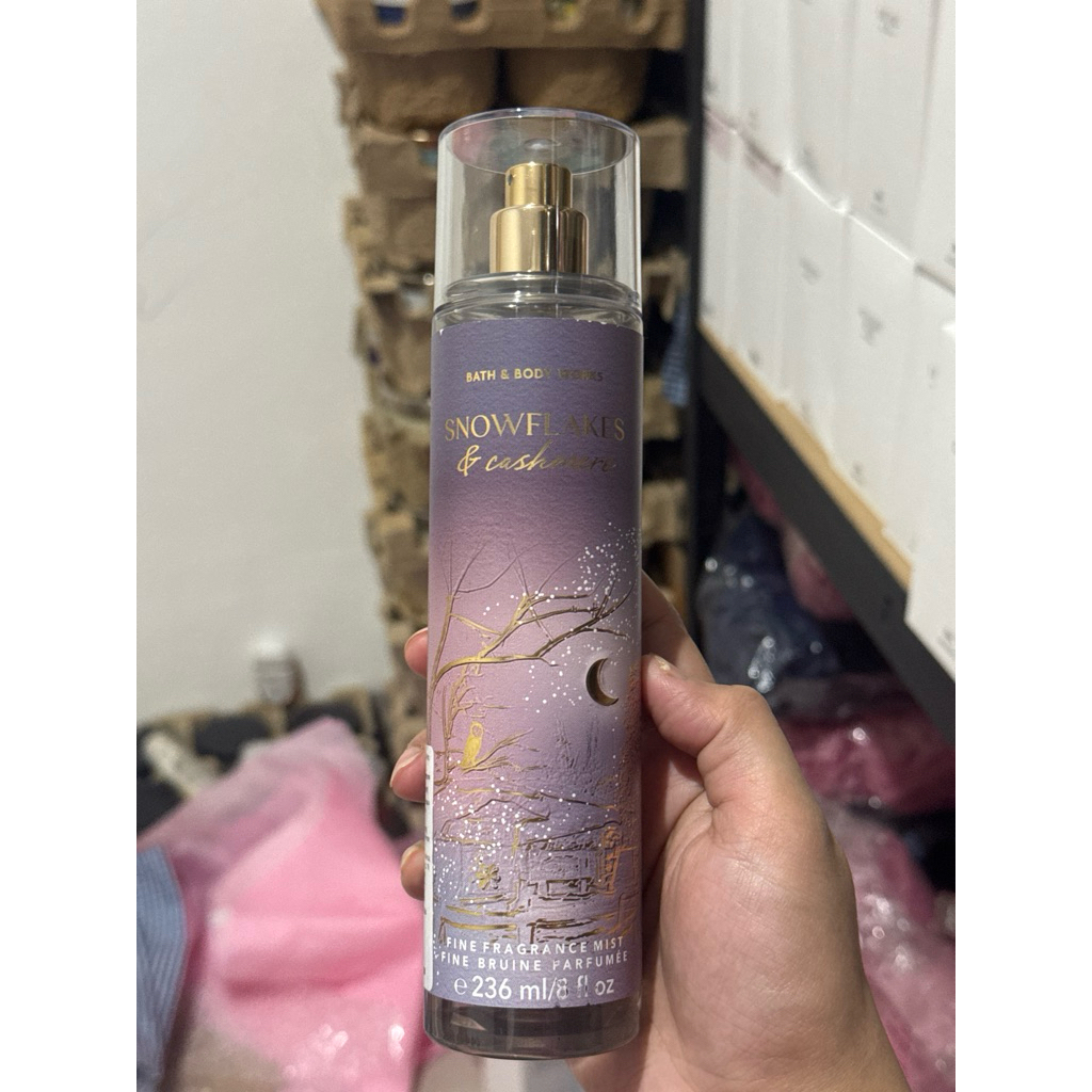 Bath & body works bbw snowflakes & cashmere body mist full size 236 ml Original 100%