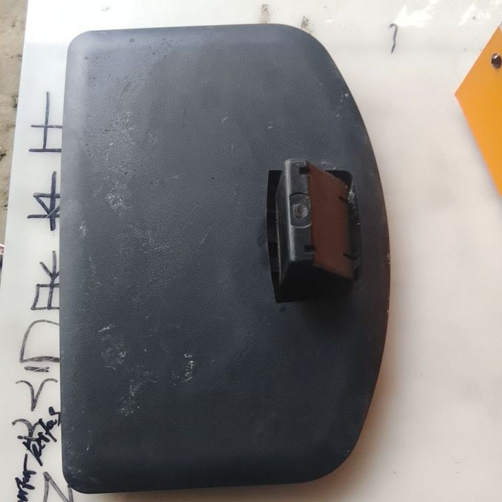 Kaki Monitor Dell E1912H