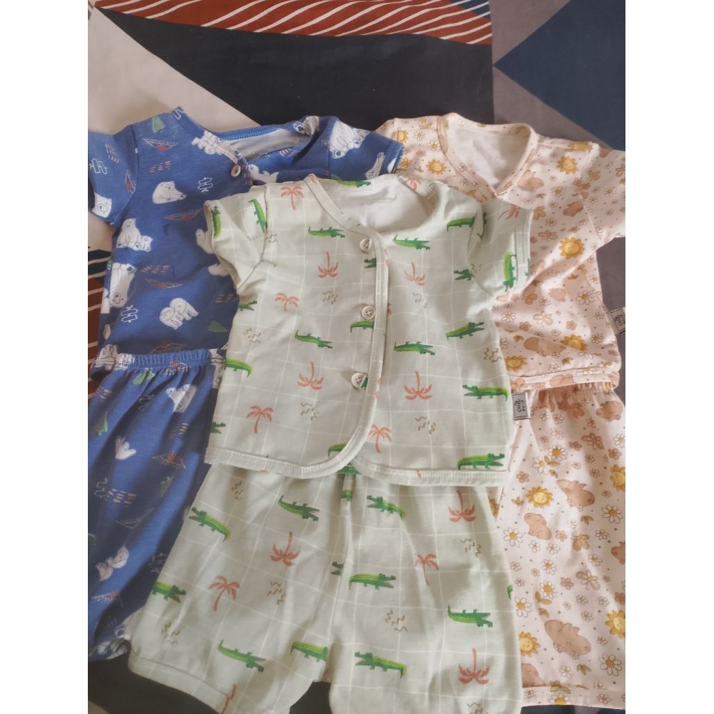 Preloved baju bayi Cuit baby uk. S 3-7 kg (3 pasang)