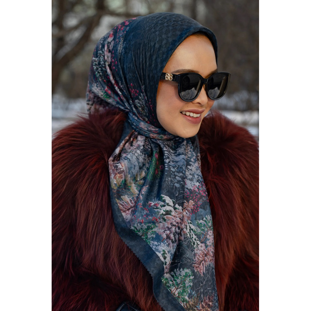 Buttonscarves Holiday 1 - 3 Series