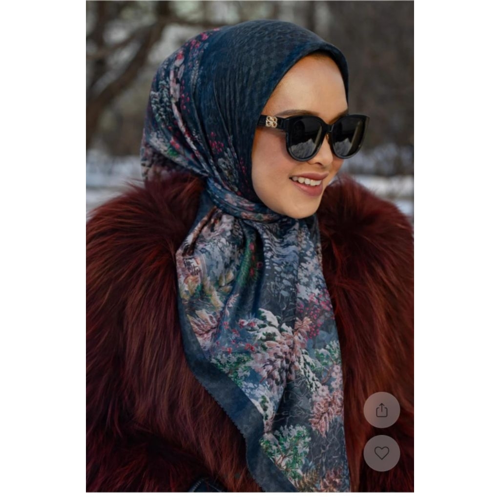 Buttonscarves Holiday Series