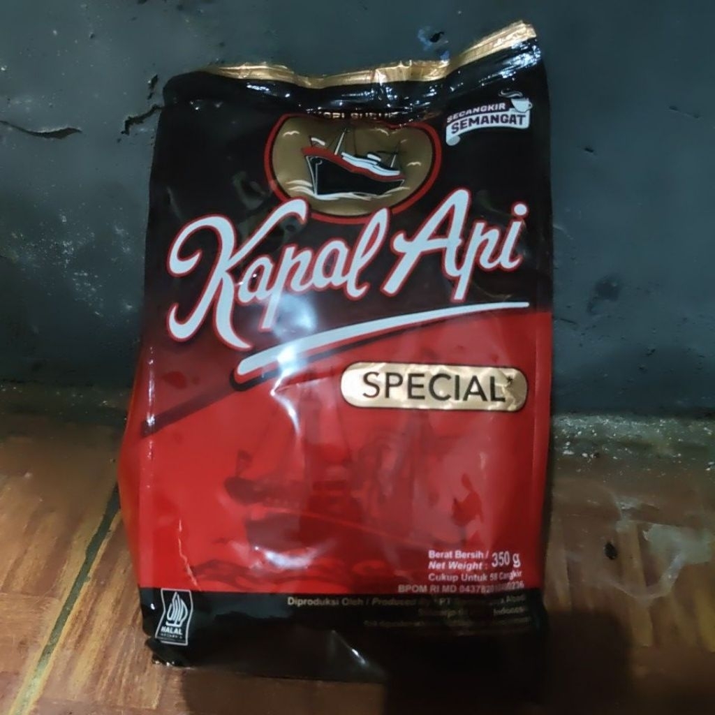 Kopi Bubuk Kapal Api Special Merah 380g - Nikmati Kelezatan Kopi Instan