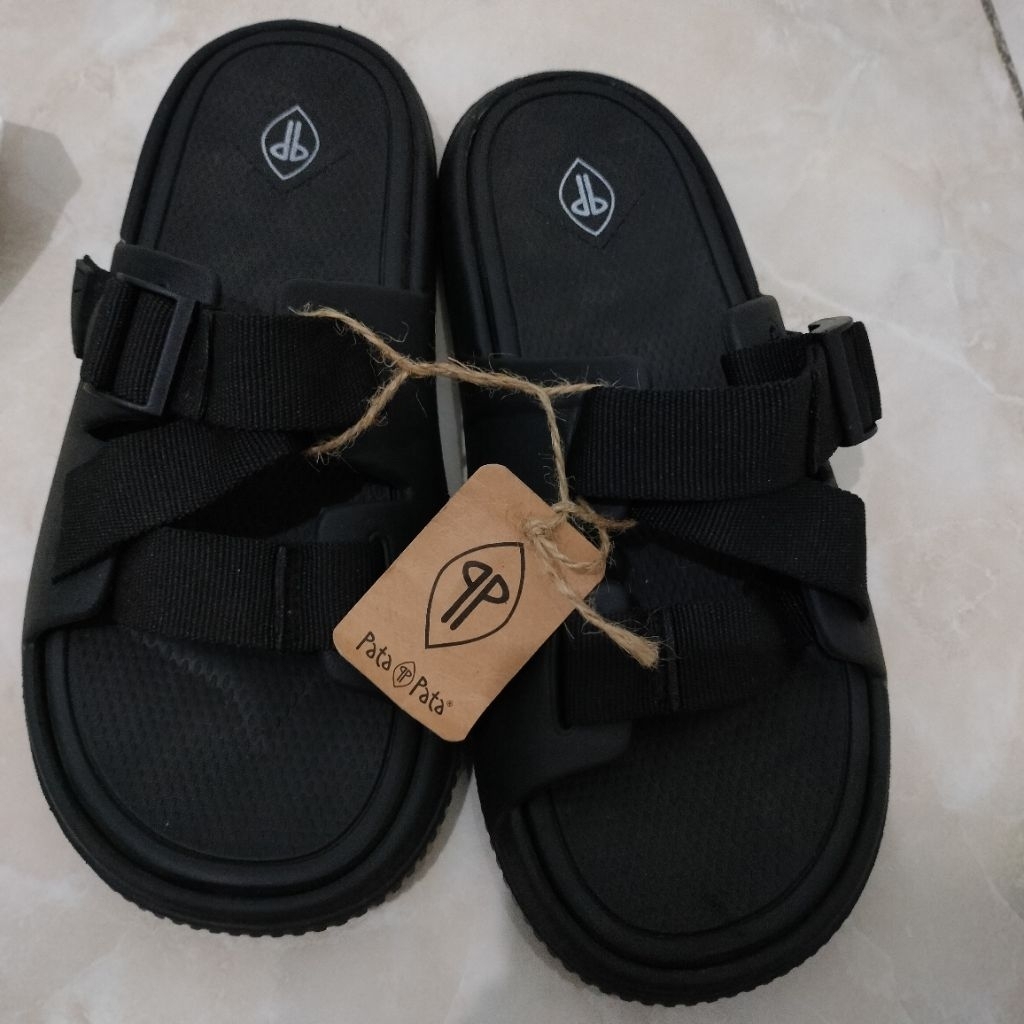 Sandal Pria PATA PATA JUNKO "RUBBER" HITAM ORI BY BATA 100%