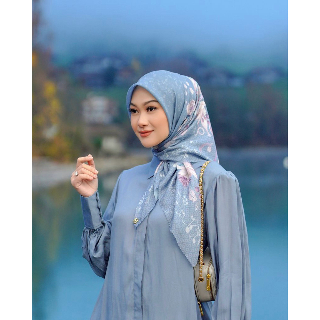 Buttonscarves Nada Series 1 Cis Preloved