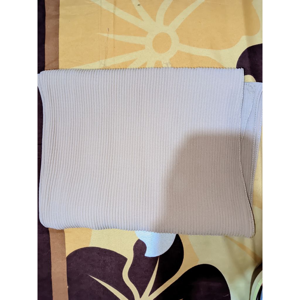 Preloved Pashmina Plisket warna Cream