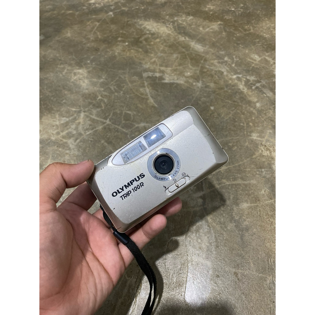 kamera poket Olympus trip100r secon
