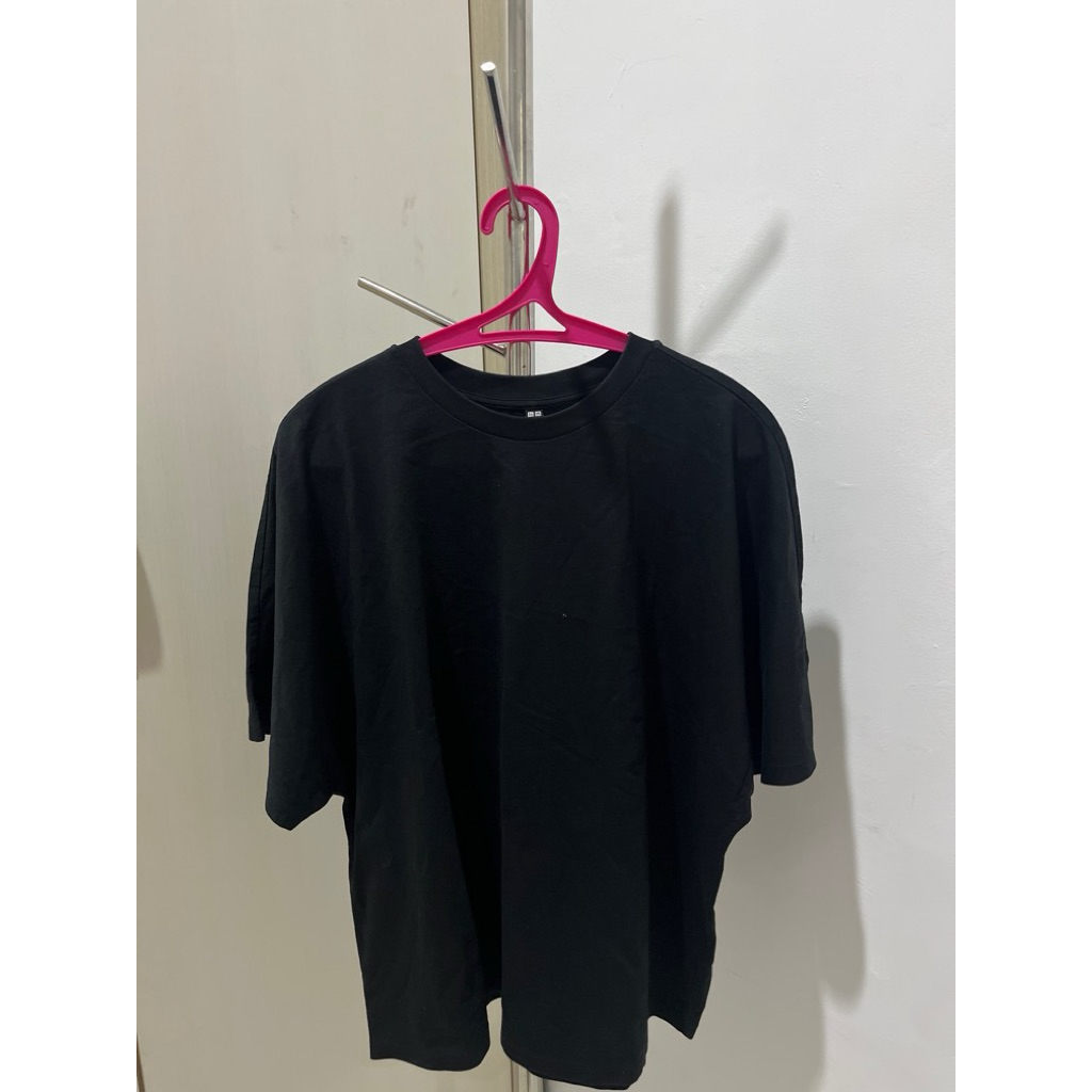 Uniqlo Basic Black T-Shirt Polos – Kaos Hitam Uniqlo