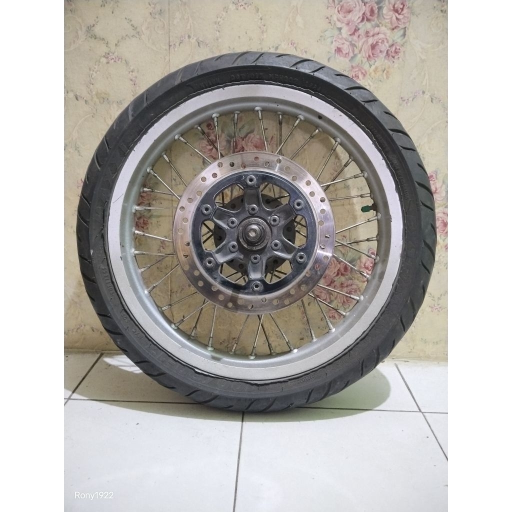 velg depan set ban tiger revo