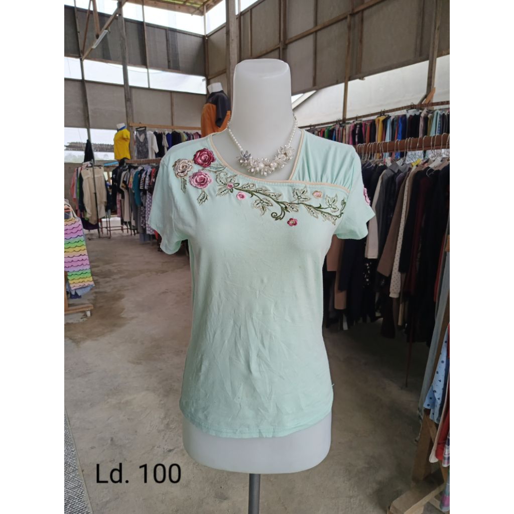 Atasan Wanita Serba 15 ribu