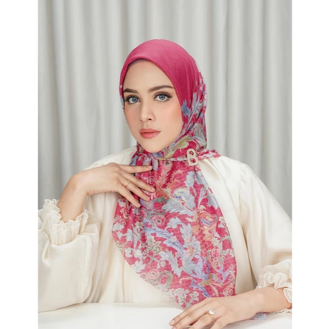 Buttonscarves - Royale - Grandeur Voile Square - Pink Yarrow / Hijab Motif Segi Empat