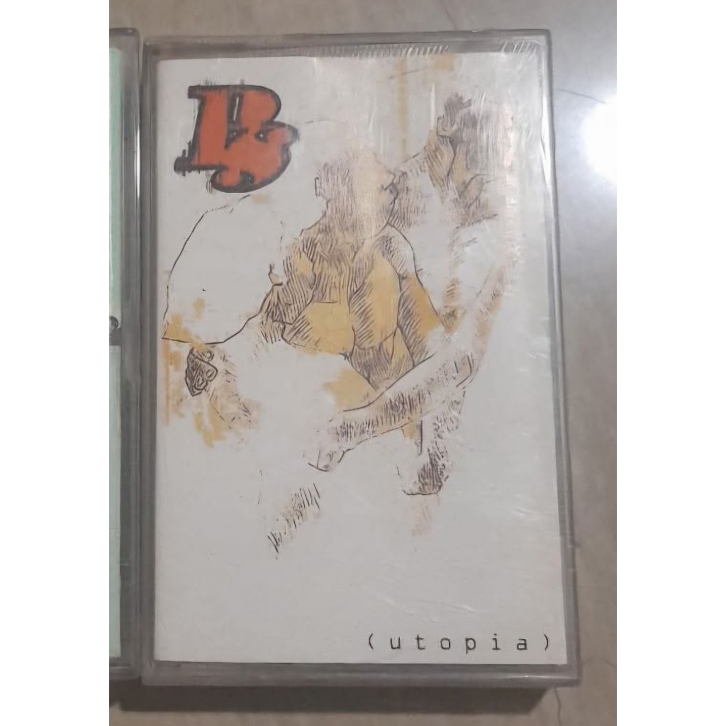 Kaset pita pure saturday utopia