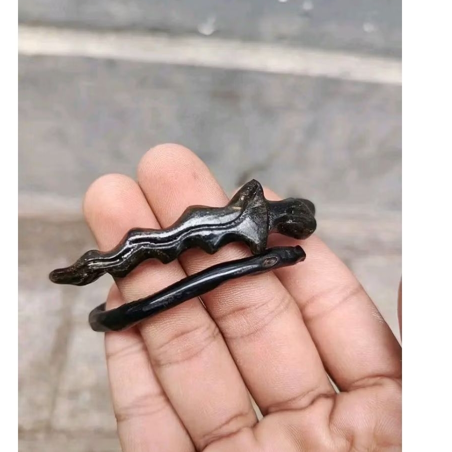 gelang akar Bahar hitam ukir keris