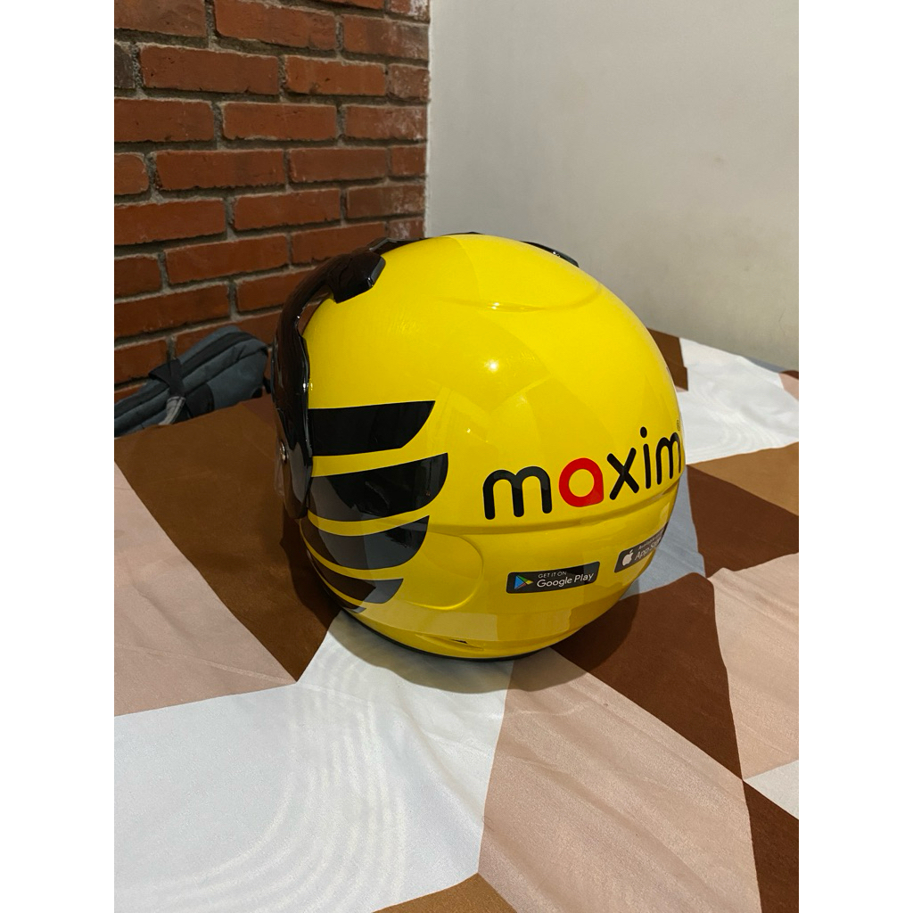 Helm Maxim 2025 Original