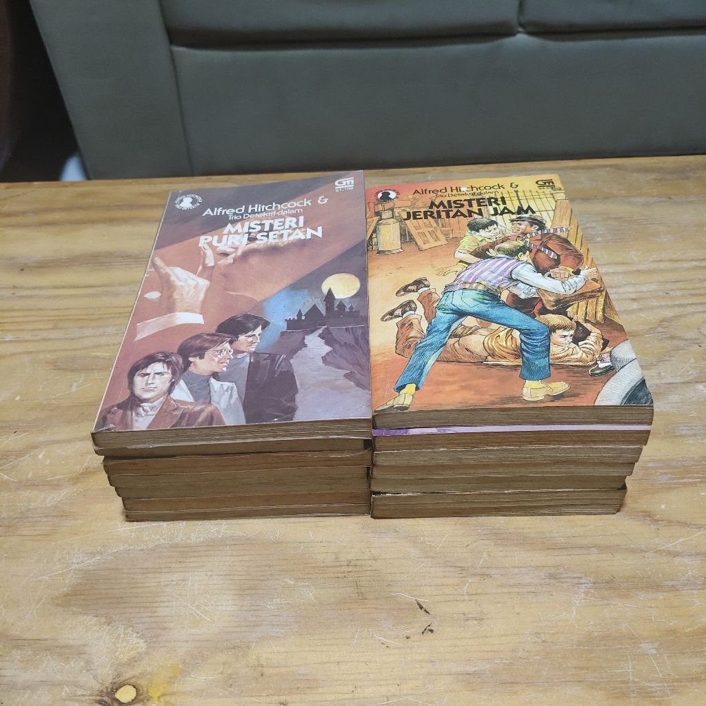 Novel Alfred Hitchcock & Trio Detektif Varian