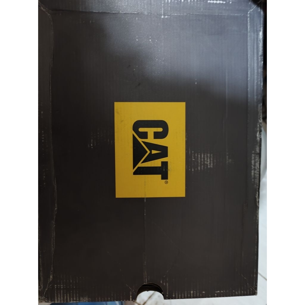 Caterpillar Sandal Gunung Catepillar Hitam dengan Tali Adjustable dan Logo CAT Terlihat