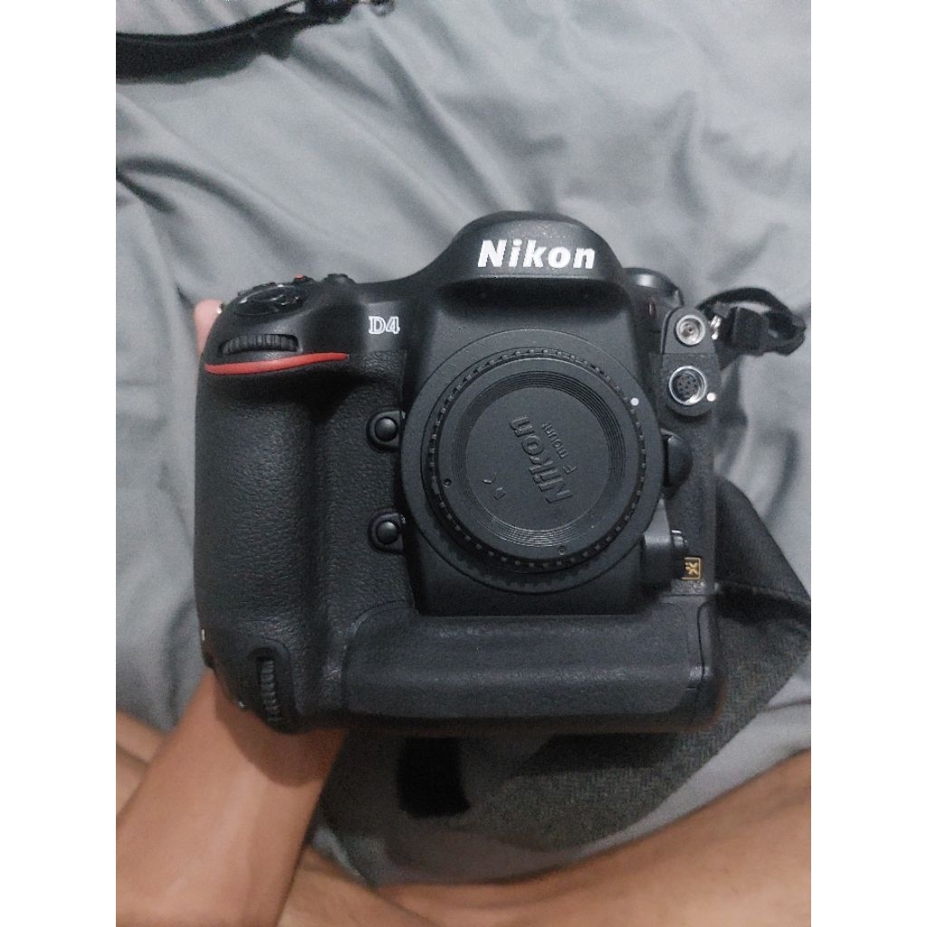Nikon D4 mulus no minus