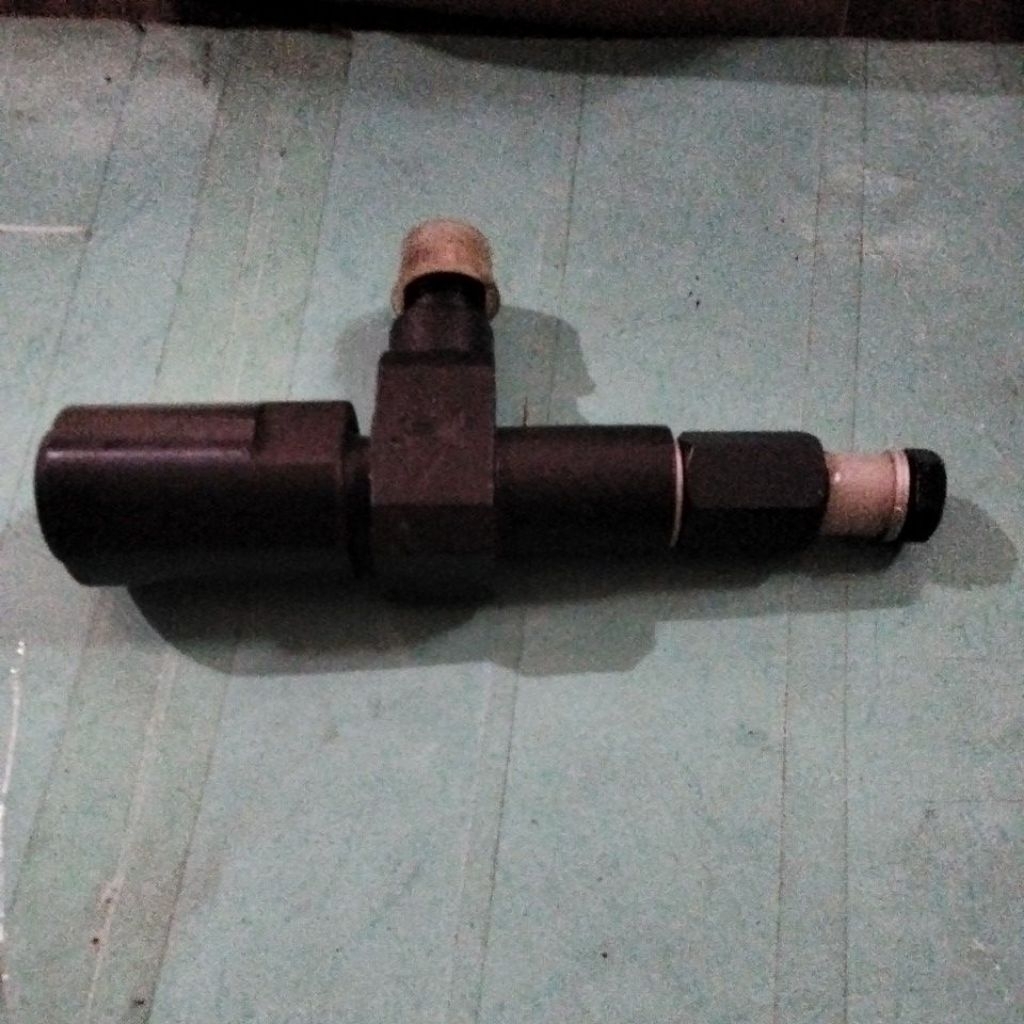 R175 INJECTOR dong feng