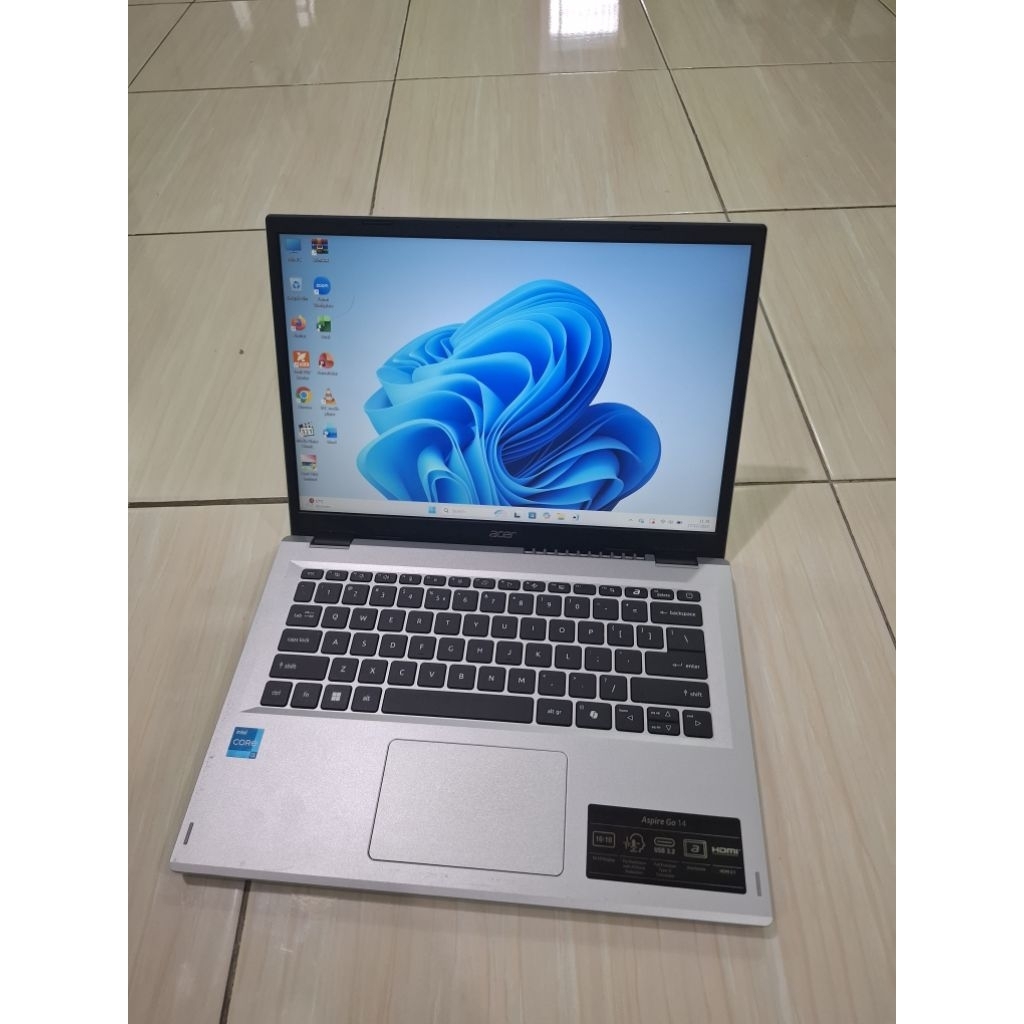 Laptop Acer core i3 n305 ram 8 gb ssd 512 gb