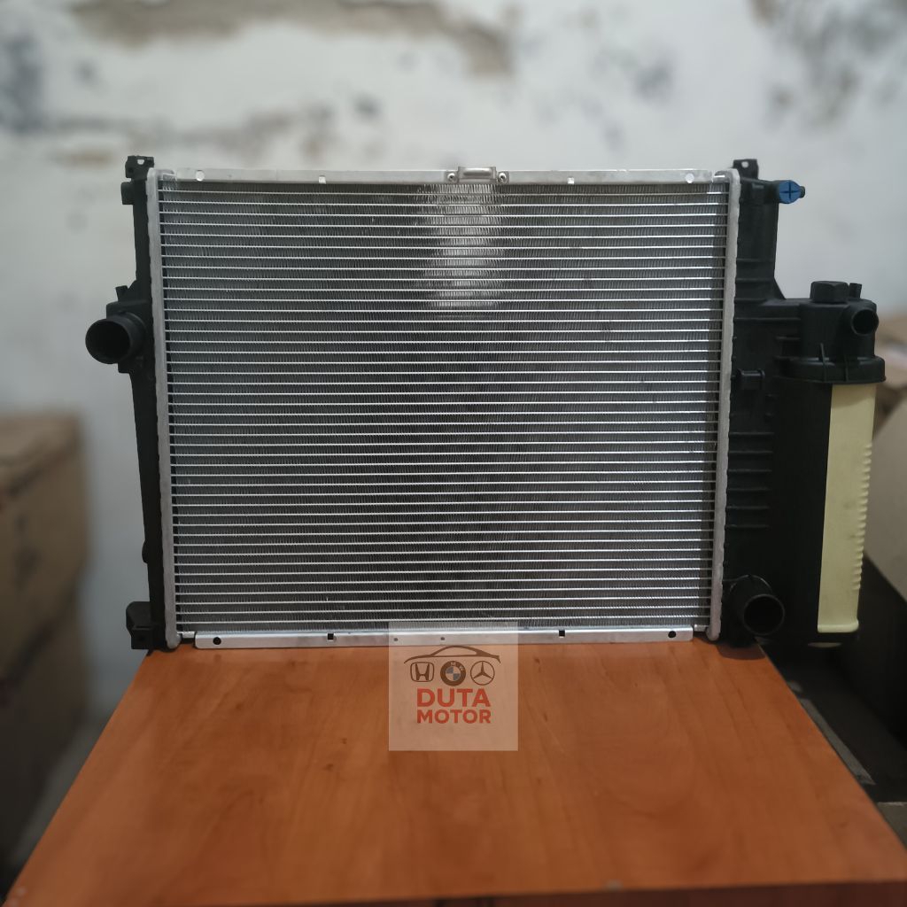 Radiator Assy BEHR HELLA 520i BMW E34 M20