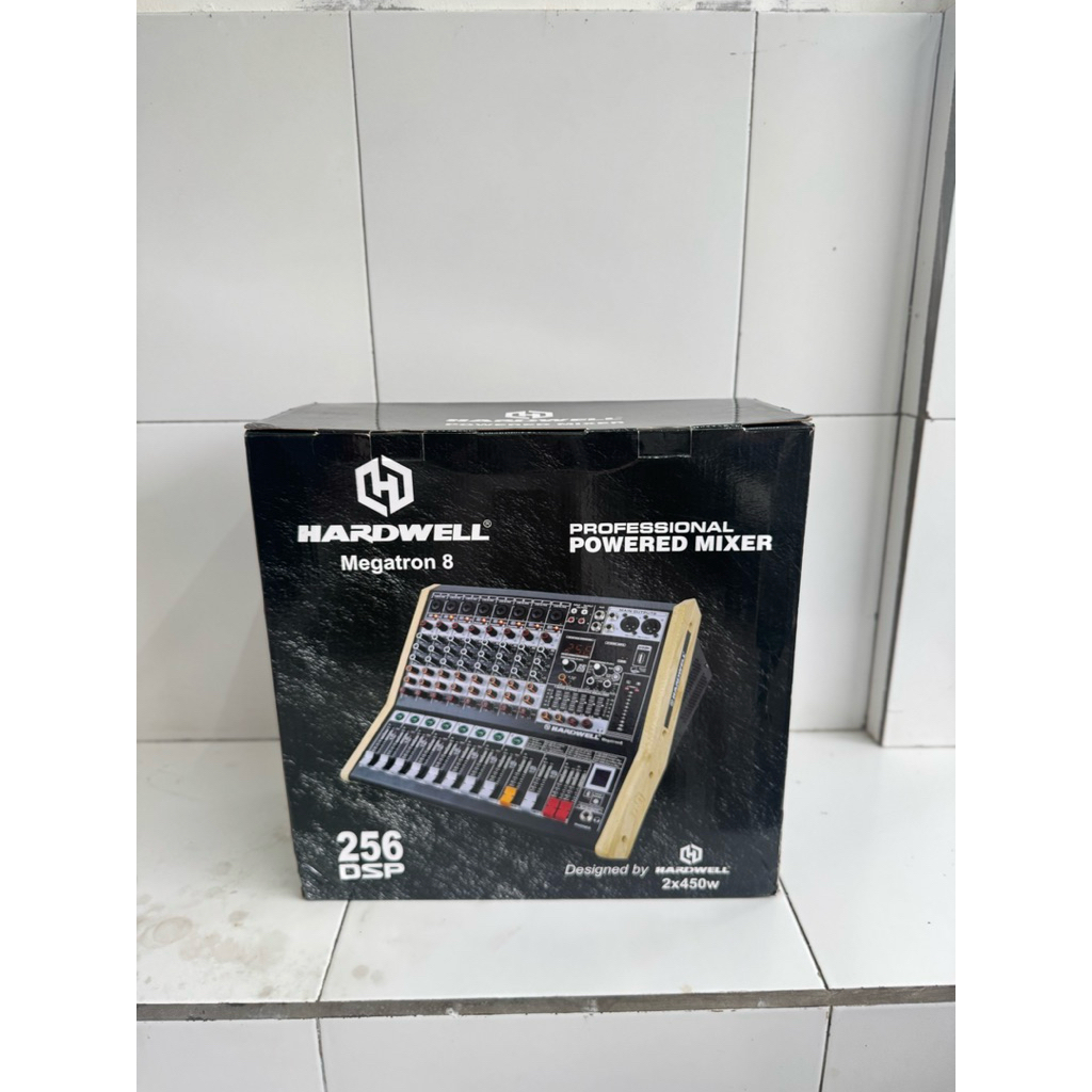 Power Mixer Audio Hardwell Megatron 8