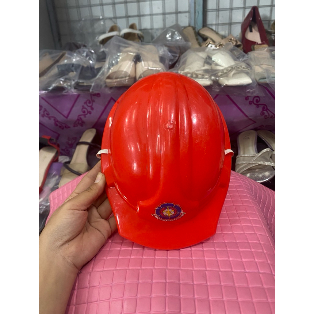PL helem untuk anak pura pura main pemadam kebakaran warna merah 15-18 cm