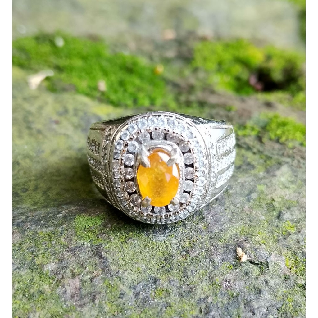 natural yellow sapphire