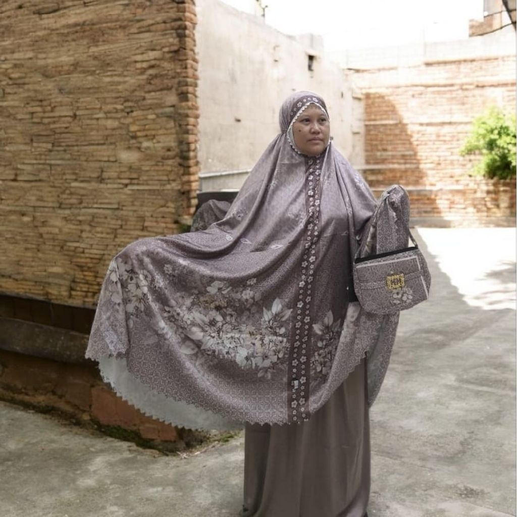 Mukena Tum luxury silk printing.