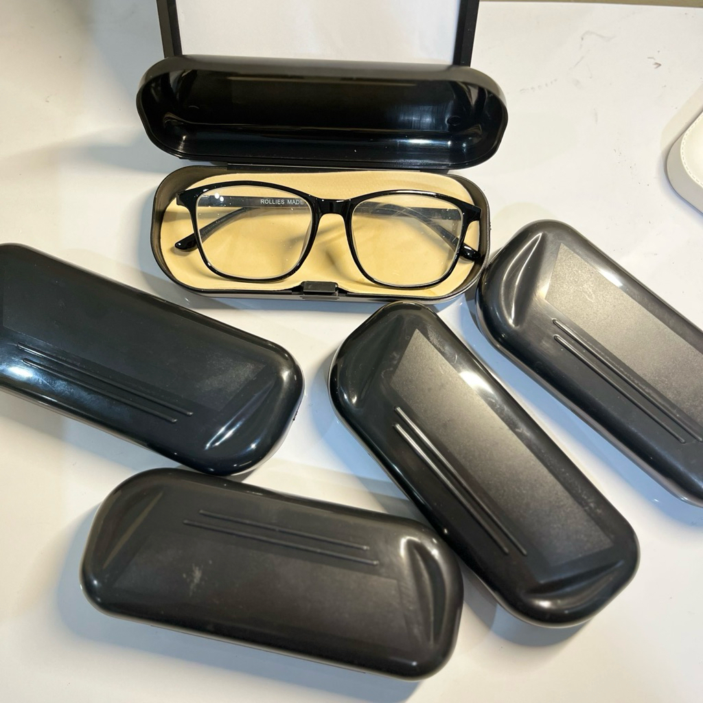 Kotak Box kacamata Hardcase hitam aesthetic dan elegan | Tempat Kacamata Premium